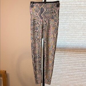Multicolor Snake Print Leggings Size M